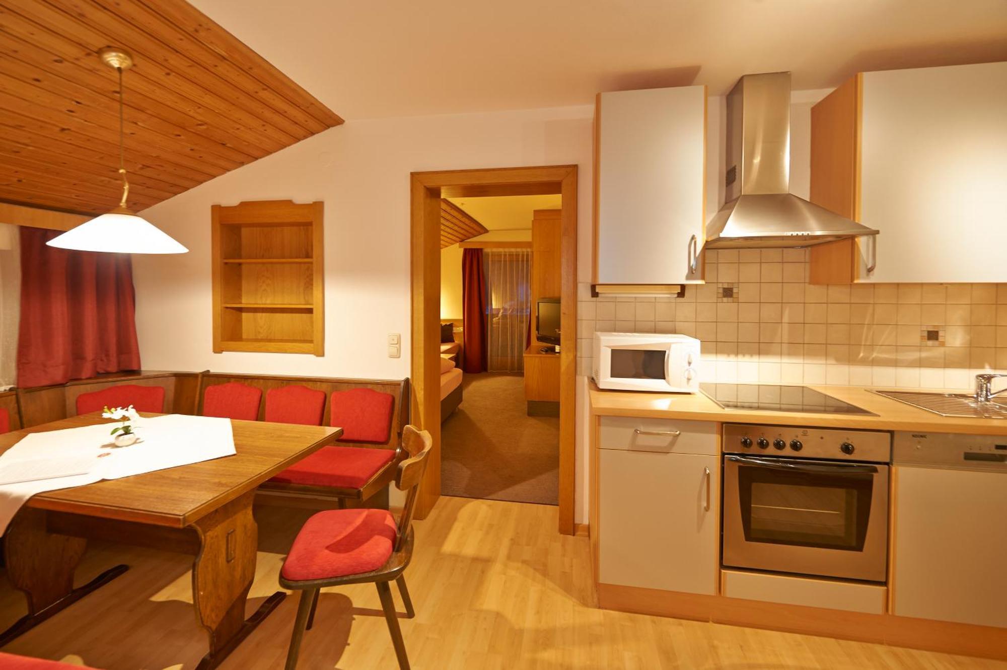 Apartments Neue Post Filzmoos Chambre photo
