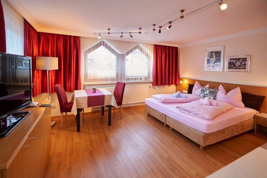 Apartments Neue Post Filzmoos Chambre photo